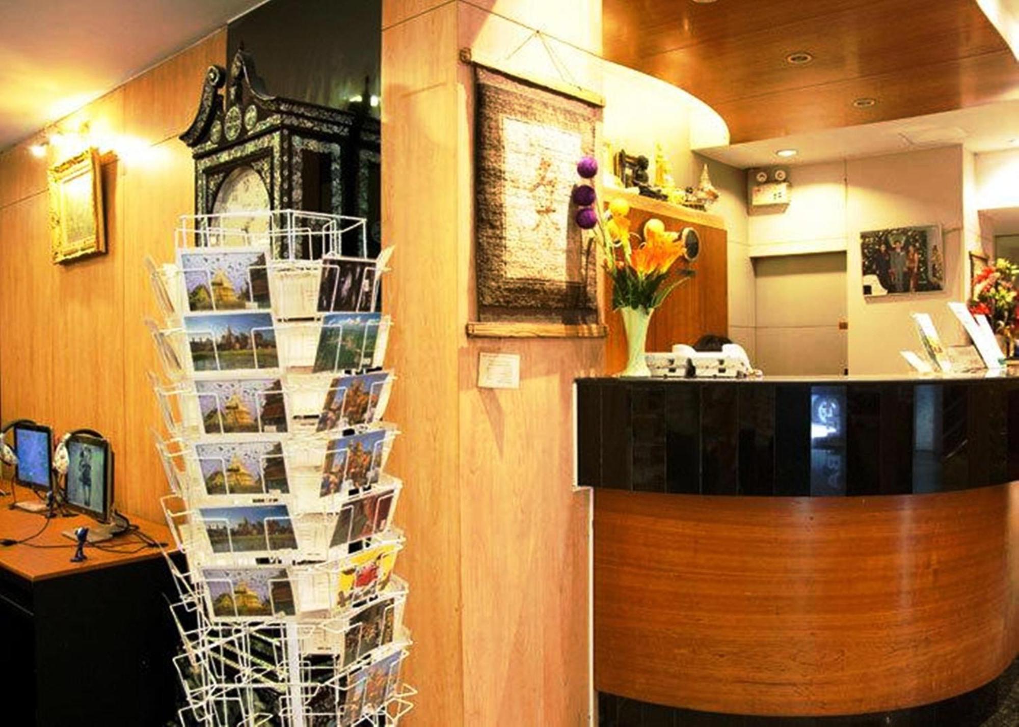 Ten Stars Hotel Bangkok Exterior photo